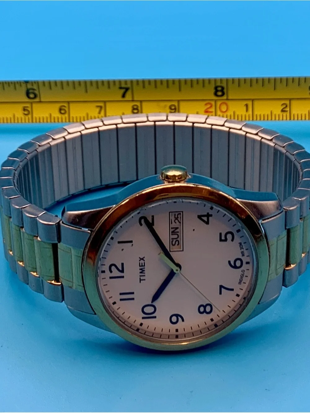 TIMEX Men’s 2012 Quartz Wristwatch Indiglo Easy Read Day Date Works New Battery